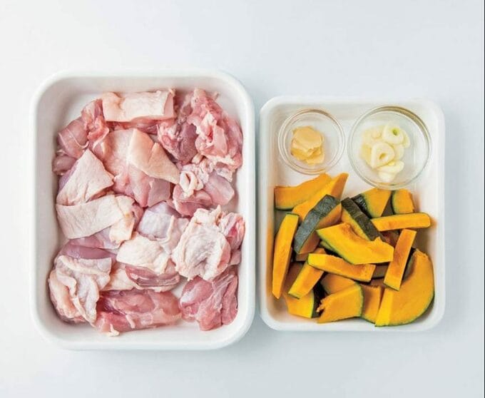 材料をカットした様子