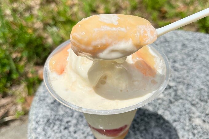 完熟白桃パフェ