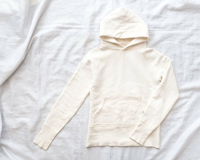 裏起毛のパーカー