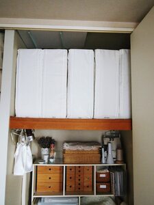 スカーフをかければシワにならず、取り出しやすくなります。