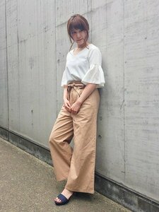 チノパンを合わせてナチュラルに!