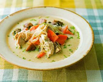 正月太りをスープで解消。糖質オフでも鶏肉とチーズで大満足