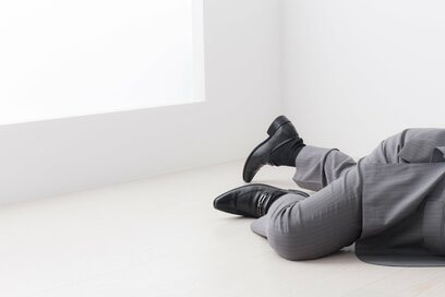 「胃が痛い」と早退した60代の夫。その後ろ姿が目に焼きついて…：セックスレス・良子さんの場合1