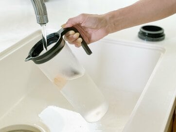 面倒な夏家事を上手に手放すコツ。「麦茶」は煮出さず、家族と分担する