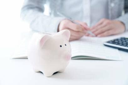 節約しない夫が許せない…夫婦間のお金の不満の解消法は？