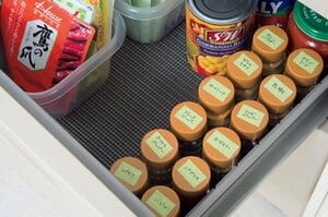 東急ハンズのノンスリップネットで小さいスパイスも安定