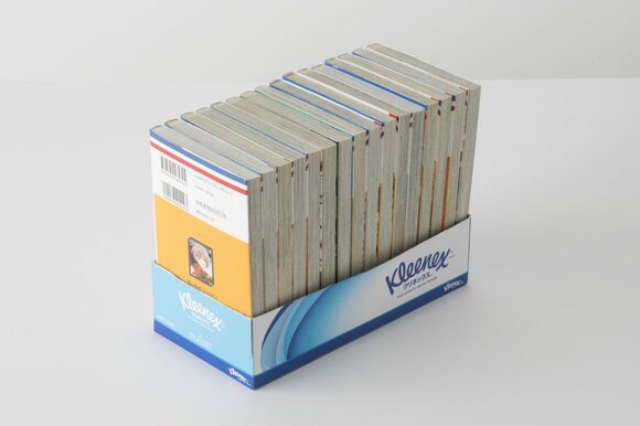 ティッシュ箱×コミック16冊