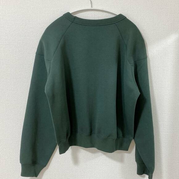 スウェットクルーネックシャツ後ろ