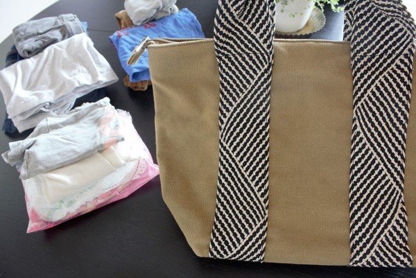 着替えセットを入れる