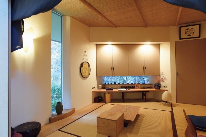 玄関脇に配された和室