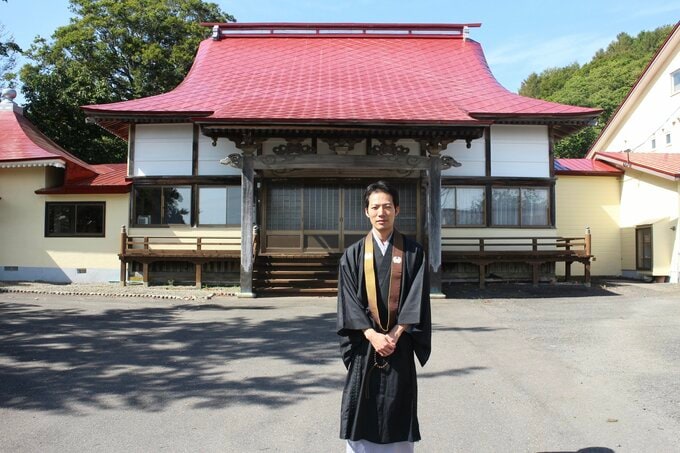 法覚寺の住職・吉武文法さん