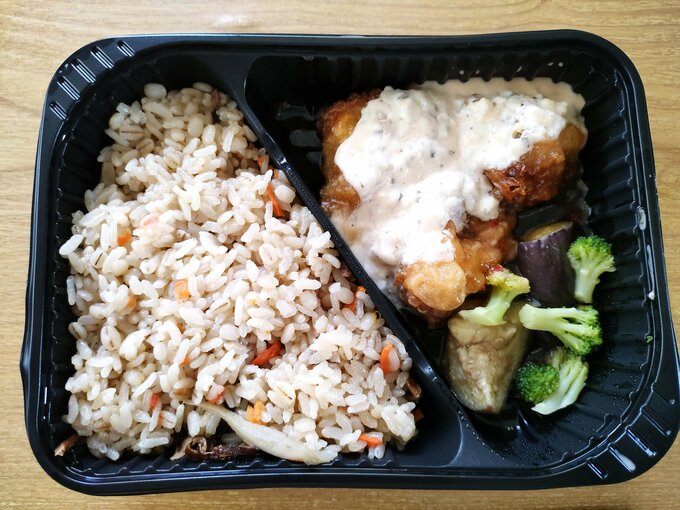 調理後のチキン南蛮弁当