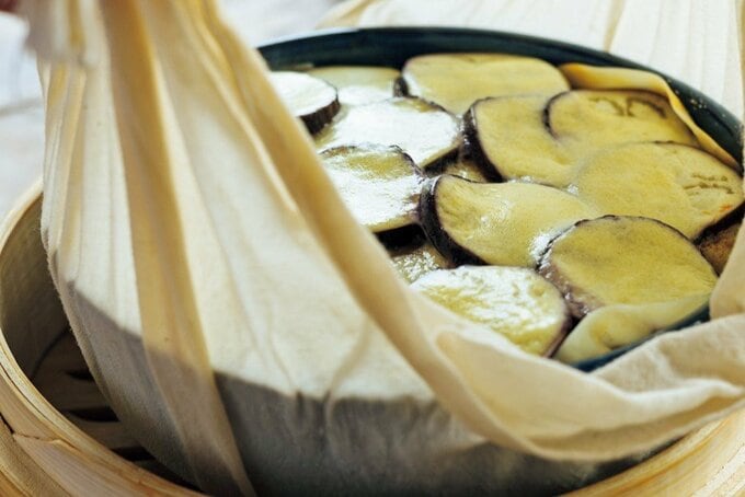 せいろに布を敷いた様子