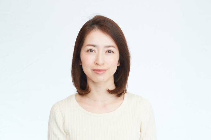髪の毛が肩につくくらいの長さの女性の写真