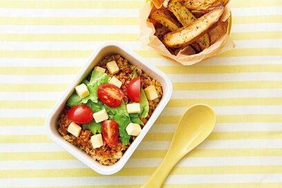 オートミールで「タコライス弁当」。副菜ポテトも揚げずにカロリーオフ