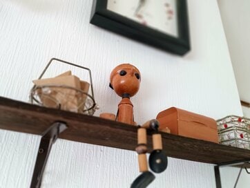 子どもの「思い出の品」の後悔しない手放し方。残したものはよく見える場所に