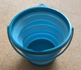 なかなか鮮やかな色ですが、隙間にしまうので気になりません