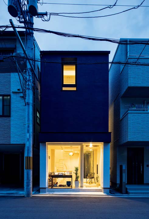 3階建ての店舗併用住宅