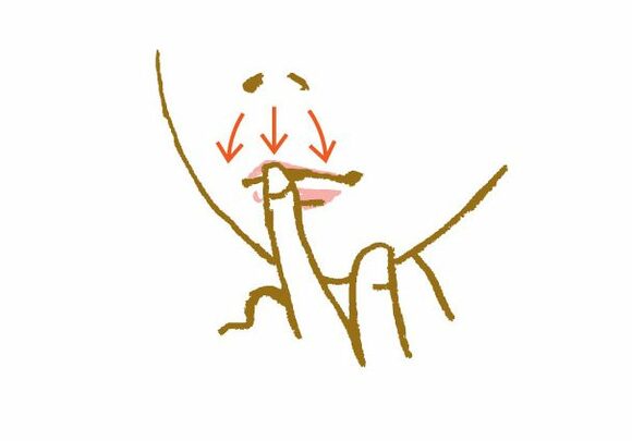 鼻の下は皮膚を軽く引っぱりながらそる
