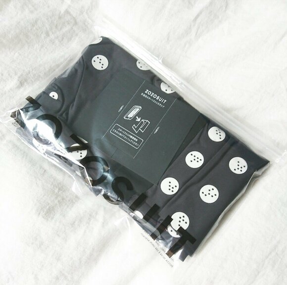 ロゴ入りのクリアバッグに入って届きました