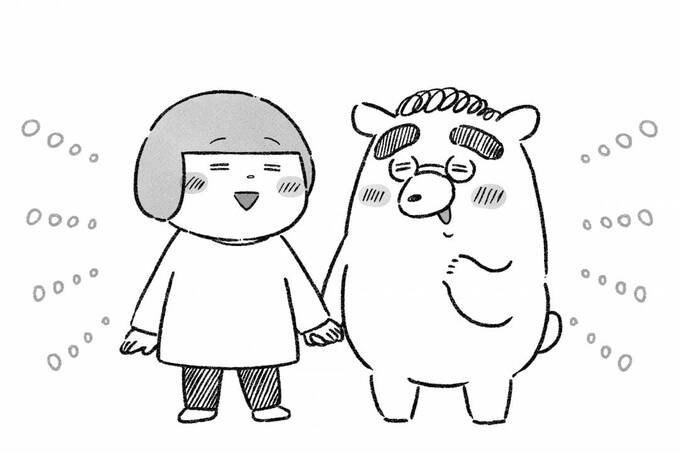 手をつなぐ女性と旦那さん