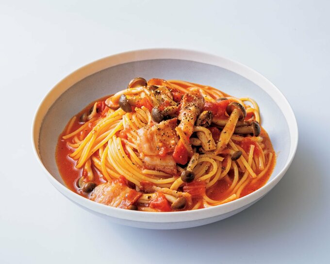 トマトソースパスタ