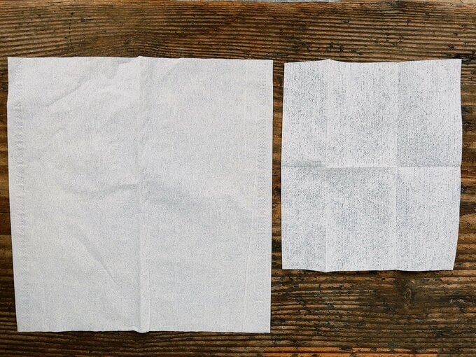 ティッシュペーパーと比べてコンパクトでぶ厚い