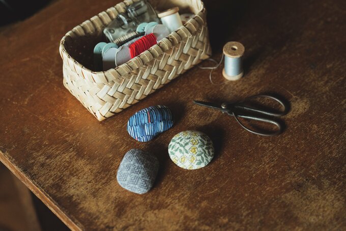 はぎれの手縫いブローチ