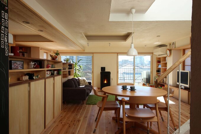 コンパクトでも開放感のあるリビングダイニング