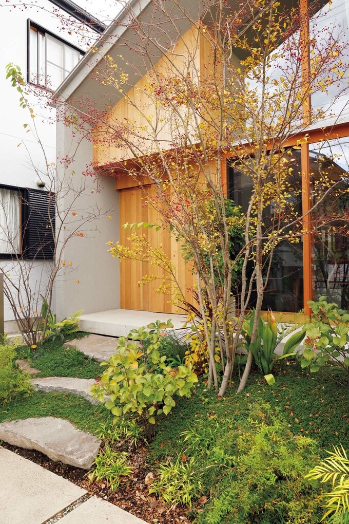 玄関回りの外壁