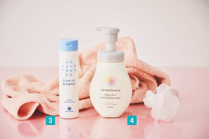 【画像左】ブルーナブラン ボディクリア ソープ〈医薬部外品〉 200mL(ハウス オブ ローゼ)/【画像右】ラメランス 泡ボディウォッシュ480mL〈ウエルシアグループ店舗限定・一部店舗除く〉(クラシエ)