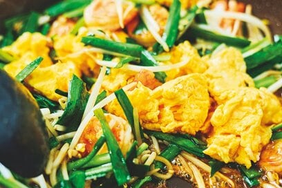 山本ゆりさんの「黄金比中華ダレ」でだれでもプロの味。てりってりなエビ野菜炒めレシピ