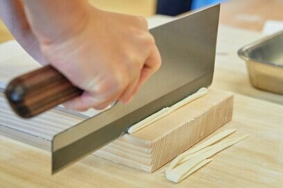 大人気の「丸亀製麺」の体験型施設。ここでしかできないことが満載だった