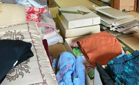 50代、「義実家の片づけ」を8年間続けてとくに大変だったこと。ゴミ同然の書類たちにトラップが潜む