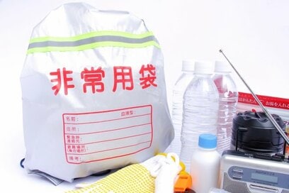 防災セットには「予備メガネ」を。非常時の強い味方に