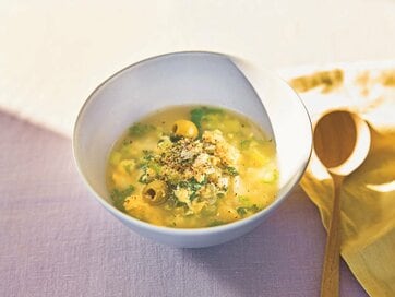 卵とチーズのダイエットスープ。麹効果で心も体も整える