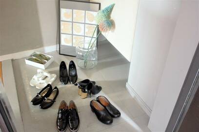 ミニマリストの「捨て方」指南。化粧品、靴、カード類はこうして処分