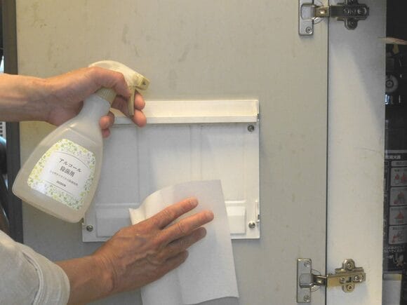 アルコール除菌剤と台所用漂白剤で、食中毒をしっかり予防!