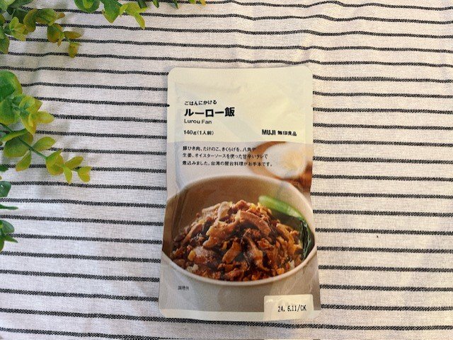 ごはんにかける ルーロー飯(390円)