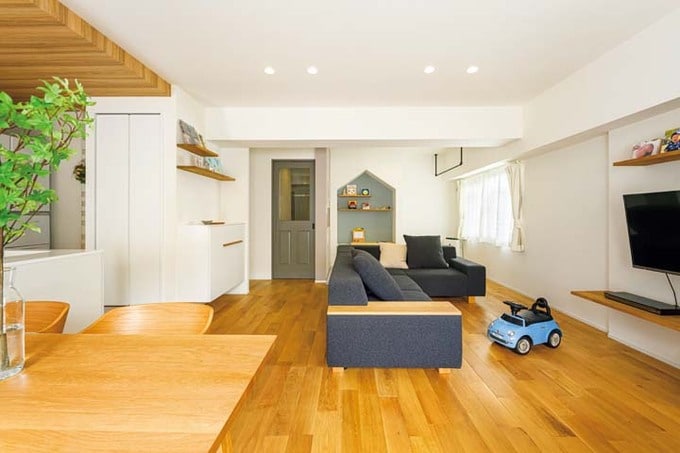 「隠す収納」と「見せる収納」を取り入れて、スッキリしたLDK