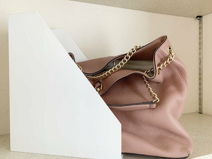 ファイルボックスにバッグ