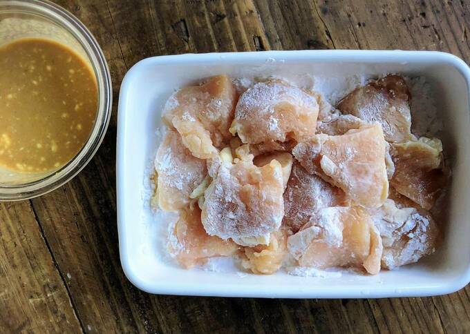 片栗粉をまぶしたお肉