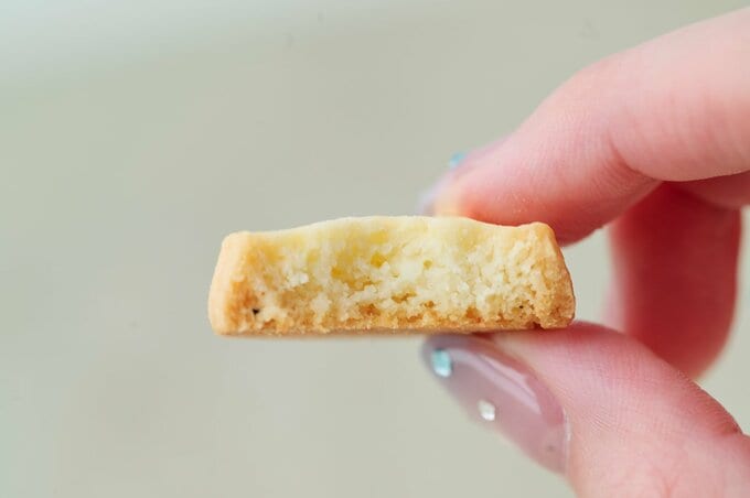 クッキー缶