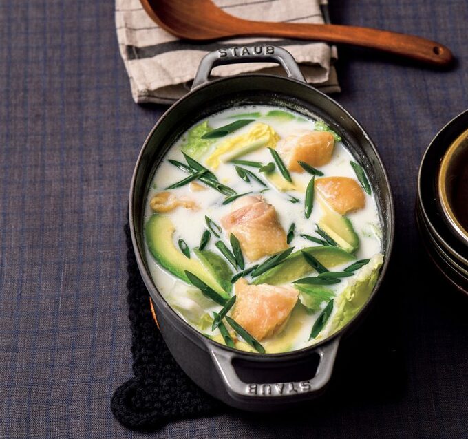 鶏肉とアボカドのユズクリーミー鍋