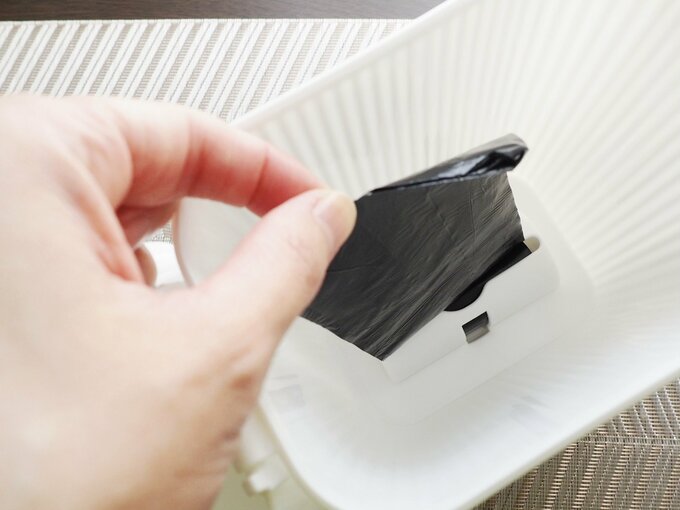 ゴミ袋を引き出す