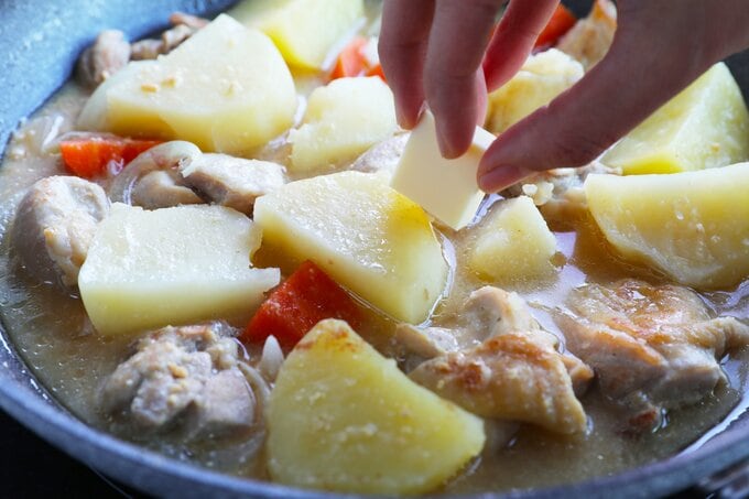 野菜にバターを加える