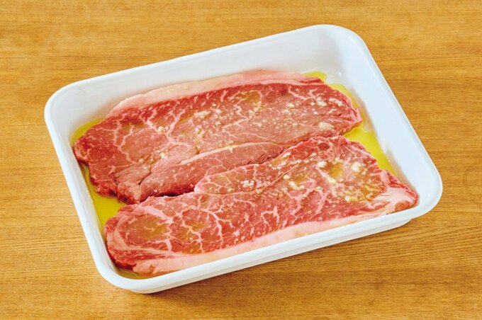 オイルでマリネされた肉