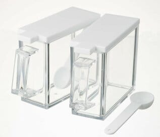 1つで8点干せるハンガーなど！100均家事グッズで狭い場所を有効活用しましょ