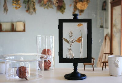 材料費500円！コンパクトだけどインパクト大な「スタンドショーケース」をDIY