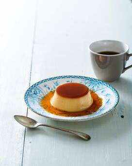 かためプリンの基本のつくり方。純喫茶風の見た目が人気